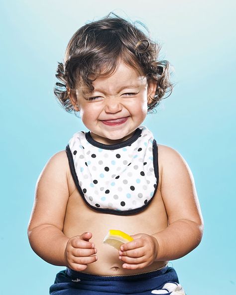 Photos of Toddlers Tasting Lemon For the First Time | Bored Panda Lemon On Face, Toddler Humor, Baby Faces, Baby Eating, Kids Portraits, Cute Photos, Baby Photography, Baby Love, Baby Photos