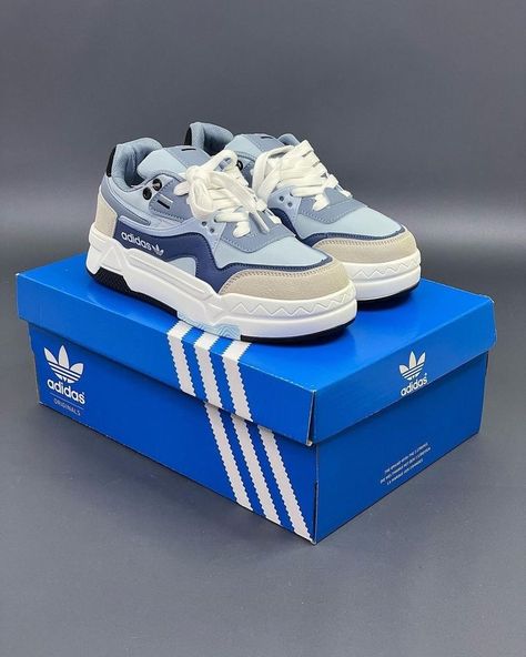 Blue And White Adidas, Dr Shoes, Trendy Shoes Sneakers, Pretty Shoes Sneakers, Kicks Shoes, All Nike Shoes, Shoes Outfit Fashion, Cute Sneakers, Hype Shoes