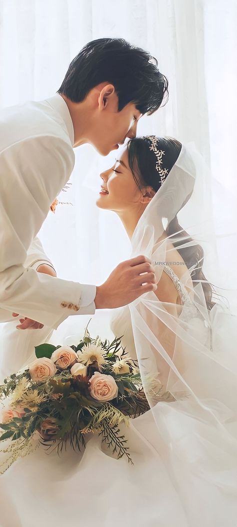 Korean Prewedding Photography, Korean Wedding Photography, Wedding Photo Studio, Foto Wedding, Wedding Portrait Poses, Wedding Photoshoot Props, Pre Wedding Shoot Ideas, Bride Photoshoot, Wedding Photoshoot Poses