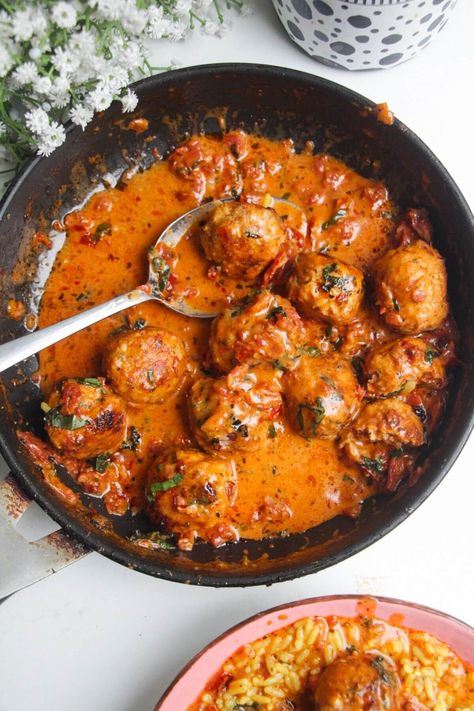 30 Minute One Pot 'Marry Me' Chicken Meatballs - Dished by Kate Sun Dried Tomato Meatballs, Chilli Jam Recipe, Chicken Parm Meatballs, Easy Chilli, Protein Dinner Recipes, Meatball Dishes, Meatball Dinner, Chicken Meatball, Chicken Meatball Recipes