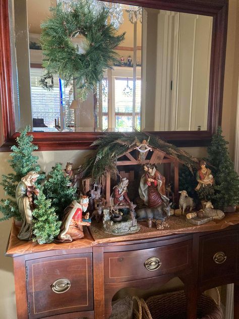 Home Nativity Display, Manger Display Ideas, How To Display A Nativity Scene, Nativity Set Display Ideas Indoor, Navity Scene Display Ideas, Navity Scene Display, Fontanini Nativity Display, How To Display Nativity Sets, Nativity Scene Display Indoor Ideas