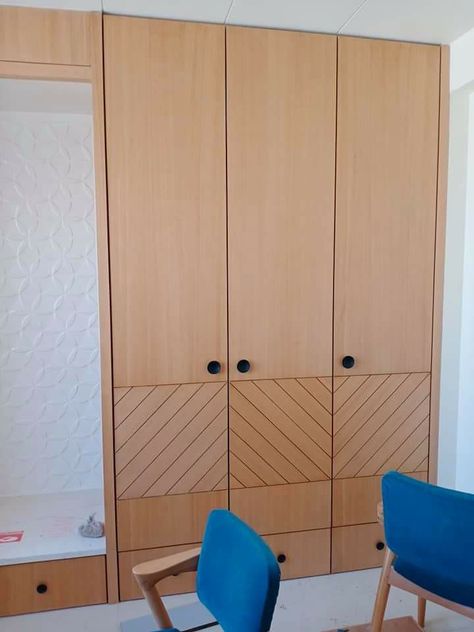 Cupboard Groove Design, Groove Pattern On Wardrobe Shutter, Vineer Groove Design, Wardrobe Groove Design, Simple Cupboard Design, Wardrobe Shutters, Simple Cupboard, Farmhouse Wardrobe, Wardrobe Laminate Design