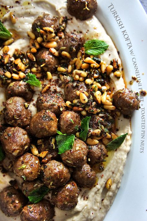 lamb-meatballs-and-beans11 Turkish Kofta, Kofta Meatballs, Arabisk Mad, Lamb Meatballs, Eastern Cuisine, Lebanese Recipes, Think Food, Food Blogs, Lamb Recipes