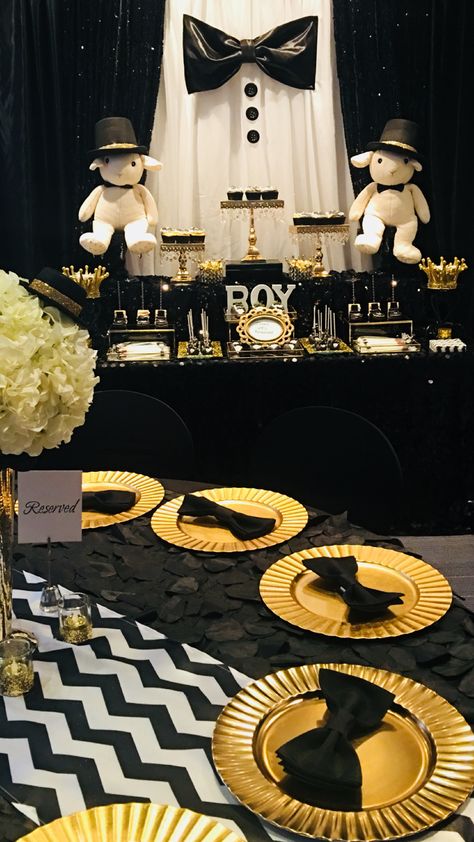 Black And Gold Baby Shower Ideas, Black Baby Shower Ideas, All Black Decor, Baby Boy Sip And See, Black Gold Baby Shower, Church Backdrop, Fancy Baby Shower, Shower Black, Couple Pregnancy Photoshoot