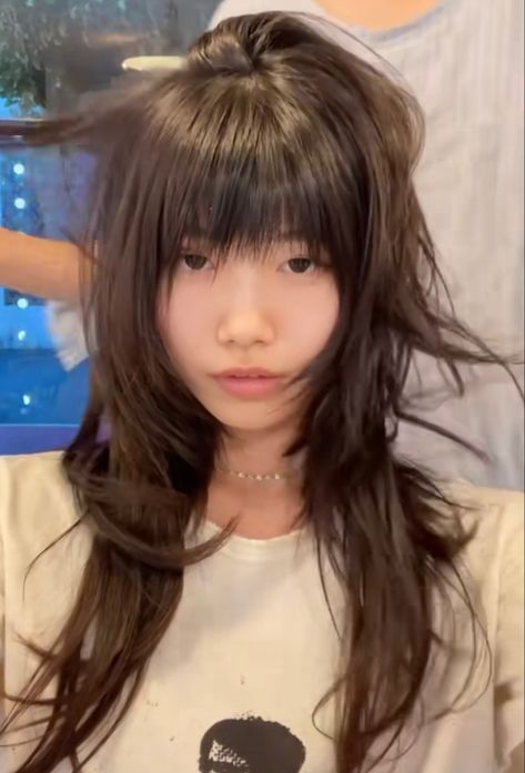 Crispy Bangs, Hime Haircut Ponytail, Jelly Fish Haircut Medium, Layered Hime Haircut Long, Hime Cut Long Hair, Wavy Hime Haircut, Hime Haircut Wavy Hair, Hime Cut On Wavy Hair, Layered Hime Cut With Bangs