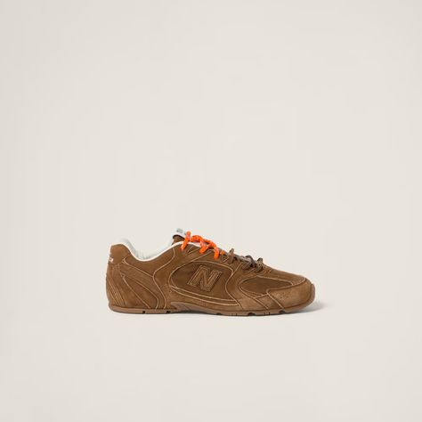 Cinnamon New Balance X Miu Miu 530 Sl Suede Sneakers | Miu Miu Prada 2005, Zapatillas New Balance, Velvet Sneakers, Miu Miu Bag, Miu Miu Shoes, Trending Sneakers, Tory Burch Flats, Suede Sneakers, Sneaker Collection