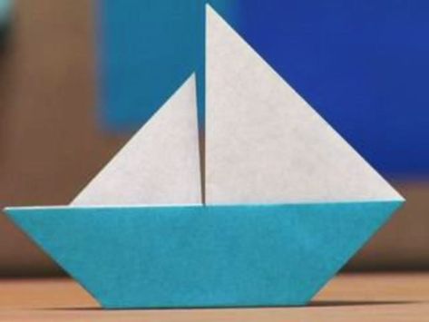 Origami Sailboat Easy, Origami Boat Instructions, Origami Sailboat, Paper Boat Origami, Origami Hat, Toilet Paper Origami, Make A Paper Boat, Sailboat Craft, Make A Bird