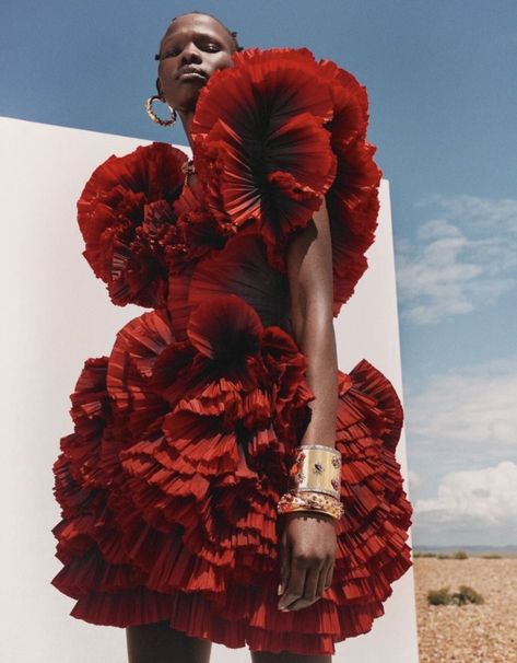 Alexander McQueen Resort 2020 Lookbook (Alexander McQueen) Motif Soutache, A Corset Dress, Alexander Mcqueens, Resort 2020, Fashion Photography Editorial, Red Aesthetic, Fashion Kids, Looks Style, Corset Dress