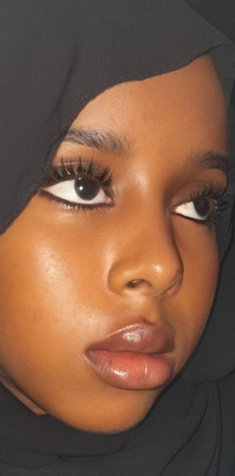 Cute muslim Somali girl Black Hijabis, Girl Somali, Black Hijabi Girl, Somali Girl, Black Hijab, Star Boy, Hijab Styles, Pretty Ppl, Muslimah Aesthetic