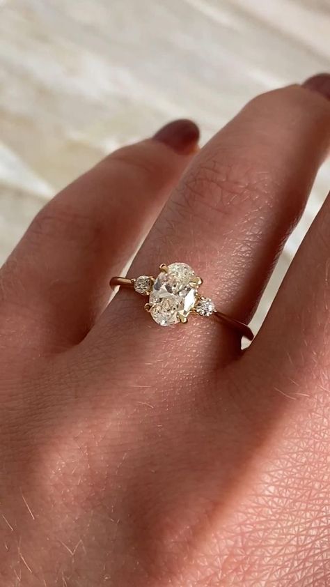 Oval 3 Stone Engagement Ring, Oval Three Stone Engagement Ring, خواتم خطوبة, 3 Stone Engagement Ring, Pretty Engagement Rings, Dream Wedding Ring, Cute Engagement Rings, Future Engagement Rings, Three Stone Engagement Ring