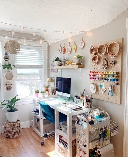 Crafting Room Aesthetic, Embroidery Office Space, Embroidery Studio Organization, Craft Room Cottagecore, Embroidery Desk Work Spaces, Embroidery Studio Craft Rooms, Embroidery Pegboard, Apartment Craft Space, Embroidery Supplies Organization