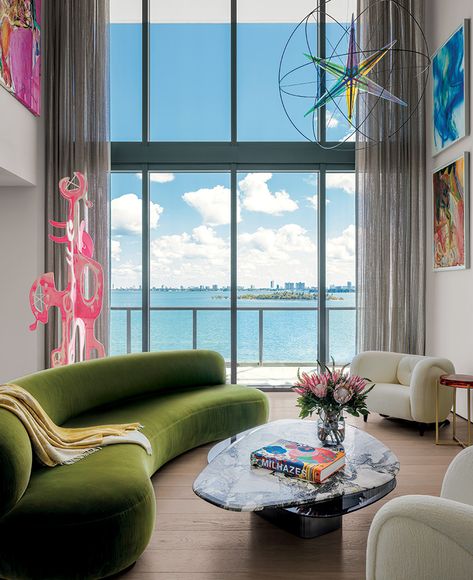 Holly Hunt Devises a Spirited Miami Apartment for Art World Insiders - Galerie Miami Bedroom, Miami Art Deco Apartment, Miami Appartement Aesthetic, Miami Luxury Apartment, Luxury Apartment Miami, Art Basel Miami 2022, Miami Apartment, Miami Interiors, Miami Interior Design