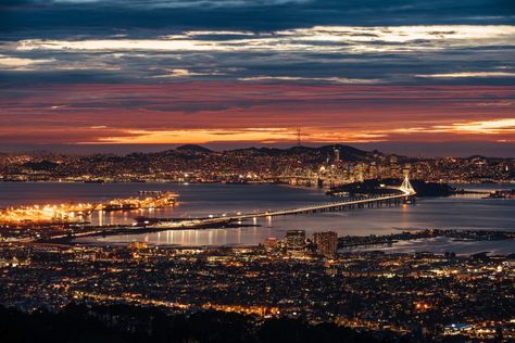 Lake Merritt Oakland, San Francisco At Night, Downtown Oakland, Usa San Francisco, Cityscape Wallpaper, Usa Cities, We Buy Houses, California City, Community Park