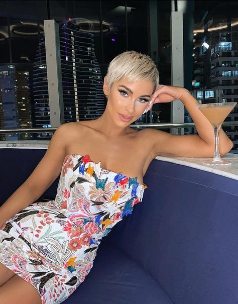 Ellie Gonsalves, Hair Short, White Mini Dress, Short Hair Cuts, Strapless Top, Strapless Dress, Short Hair Styles, Hair Cuts, Mini Dress