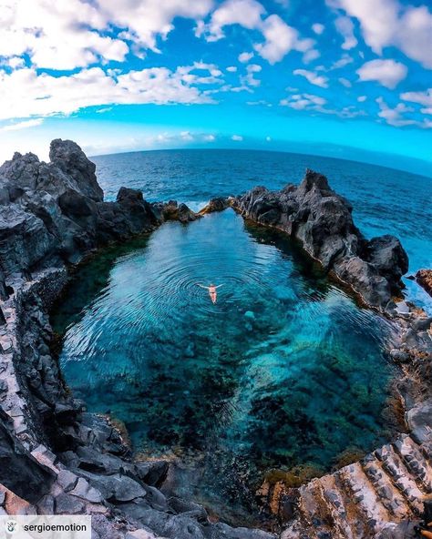 383 Likes, 4 Comments - 🆃🆄 🆃🅸🅿🅸🅲🅾 🅿🅰🅸🆂🅰🅹🅴 (@tutipicopaisaje) on Instagram: “Foto: @sergioemotion #tutipicopaisaje #canaryislands” Adeje Tenerife, Tenerife Sea, Tenerife Playa De Las Americas Beach, Canary Islands Spain, Iberostar Paraiso Beach, Spain Aesthetic, Scenic Photos, Relaxing Vacations, Voyage Europe