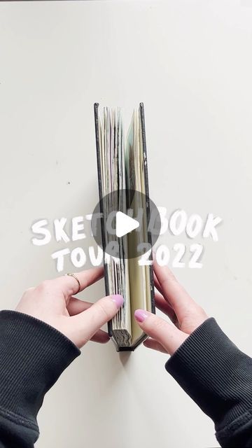 Merel Djamila on Instagram: "On the last day of the year, I proudly present my sketchbook tour! 📔✨ It actually is a combination of an art journal and a sketchbook. Next to sketches it is also filled with elaborate illustrations. I started this book in January this year and although not all the works are finished, all the pages are filled! 🎊   #sketchbooktour #sketchbook #2022 #artjournal #artdiary #painting #illustration #gouache #flipthrough #newyear #newyearseve" Daily Objects Sketches, Sketch Book Spreads, Sketch Book Tour, Sketchbook Pages Inspiration, Last Day Of The Year, Sketchbook Tour, Sketchbook Drawings, My Sketchbook, Art Diary