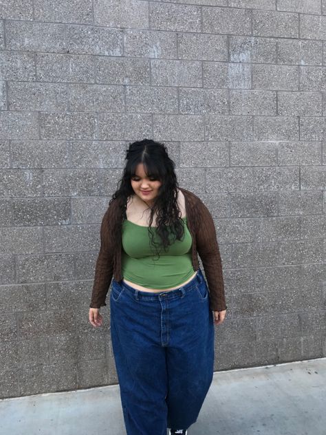 Yallternative Outfits Plus Size, Pop Punk Concert Outfit Plus Size, Plus Sized Aesthetics, Cute Outfits For School Plus Size, Curvy Indie Outfits, Plus Size Fits Aesthetic, Wlw Plus Size, Y2k Plus Size Outfits, Mid Size Y2k