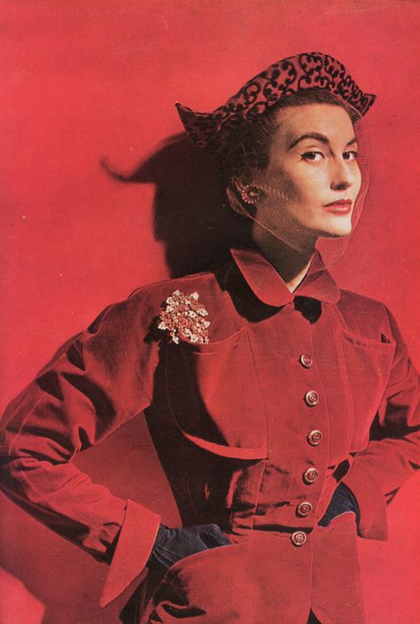 Mary Jane Russell.  Vogue, December 1949.  Photo by Horst. Red Velvet Suit, Madame Gres, Madeleine Vionnet, Fashion 1940s, Alfred Stieglitz, 30s Fashion, Vintage Fashion Photography, 40s Fashion, 1930s Fashion