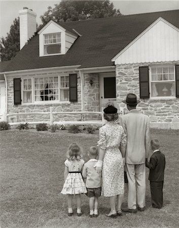 Fieldstone House, 1950s Family, 1950s Life, Roger Wilkerson, Old Family Photos, Retro 2, Family Of Five, Heart Strings, Retro Photo