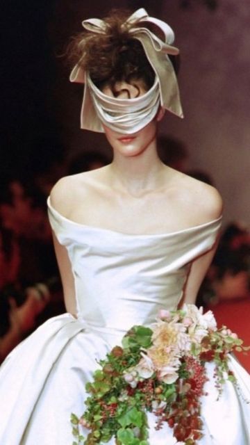 Vivienne Westwood Wedding, Vivienne Westwood Fashion, Runway Fashion Couture, Image Swag, Runway Models, Look Cool, Vivienne Westwood, Couture Fashion, White Wedding