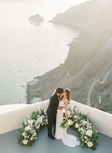 Fox Wedding, Martha Weddings, Oia Santorini, Santorini Wedding, Intimate Wedding Ceremony, Luxury Destinations, Paris Wedding, Greece Wedding, Greek Wedding