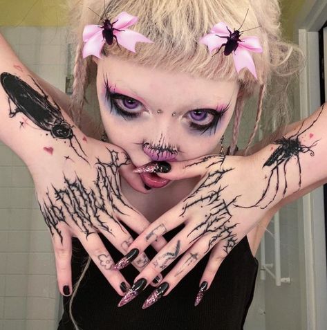 Jazmin Bean ༗.̫̮ ༗ (@jazminbean) • Instagram photos and videos - Google Chrome Jazmin Bean Aesthetic, Jazmin Bean, Yami Kawaii, Creepy Cute, Alternative Outfits, Artistry Makeup, Visual Communication, Maquillaje De Ojos, Save Time