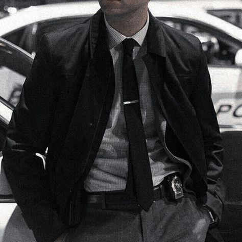 Spy Man Aesthetic, Spy Core Outfits, Detective Man Aesthetic, Fbi Vest Aesthetic, Fbi Outfit Men, Detective Aesthetic Men, Security Aesthetic Male, Forensic Scientist Outfit, Police Detective Aesthetic