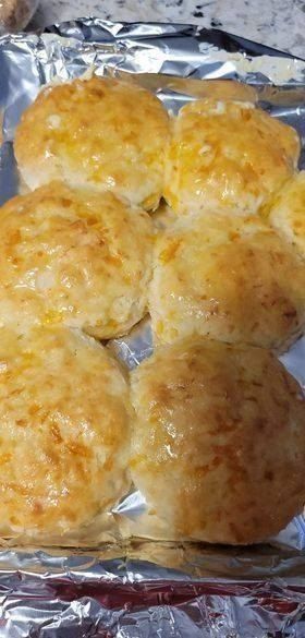 Keto Cheddar Bay Biscuits, Keto Cheddar Biscuits, Cheddar Bay Biscuits, Free Keto Meal Plan, Keto Biscuits, Low Carb Easy, Cheddar Biscuits, Food Hub, Low Carb Diet Recipes