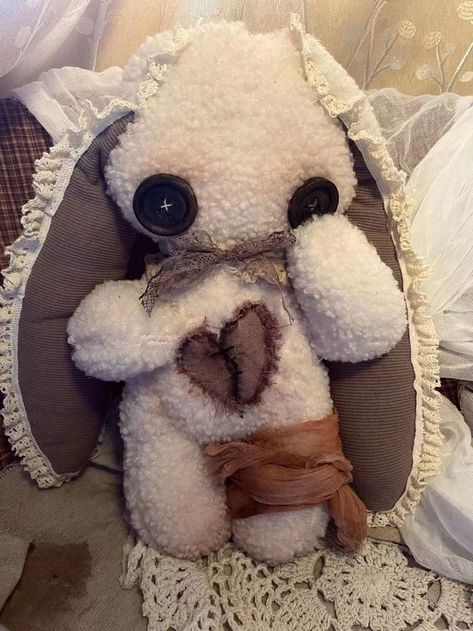 Simple Plushie Patterns Bunny, Grunge Stuffed Animals, Alt Stuffed Animals, Creepy Cute Stuffed Animals, Creepy Cute Plushies, Goth Stuffed Animals, Sock Stuffed Animals, Stuffy Aesthetic, Goth Plushies