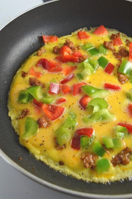 Bell Pepper Omelette, Pepper Omelette, Pastries Chocolate, Omlet Recipes, Omelette Recipe Easy, Plating Food, Presentation Food, Taiwanese Cuisine, Food Sushi