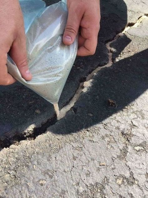 Driveway Cracks, Driveway Repair, Concrete Driveways, Home Fix, Diy Home Repair, Diy Repair, Home Repairs, Wooden Garden, Diy Home Improvement