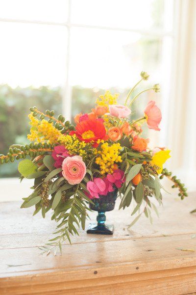 Diy Summer Flower Arrangements, Summer Flower Arrangements, Spring Flower Arrangements, Summer Florals, Spring Arrangements, Unique Flower Arrangements, Tafel Decor, Diy Arrangements, Floral Arrangements Diy