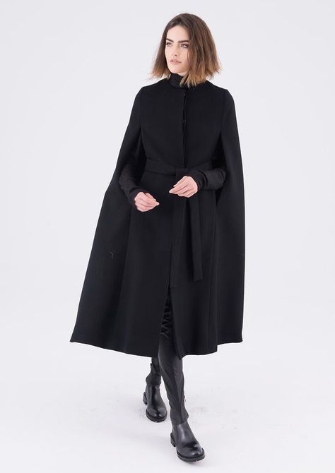 Black Cape Outfit, Cloak Outfit, Black Cloak, Elegant Outfit Classy, Harry Potter Outfits, Black Costume, Witch Outfit, Cape Coat, Fantasy Fashion