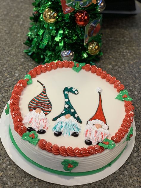 Gnome DQ Cake by Glo Gnome Christmas Cake, Gnome Cake, Christmas Cupcake Cake, Dq Cake, Simple Birthday Cake Designs, Xmas Cakes, Gnome For Christmas, Christmas Themed Cake, Holiday Cake