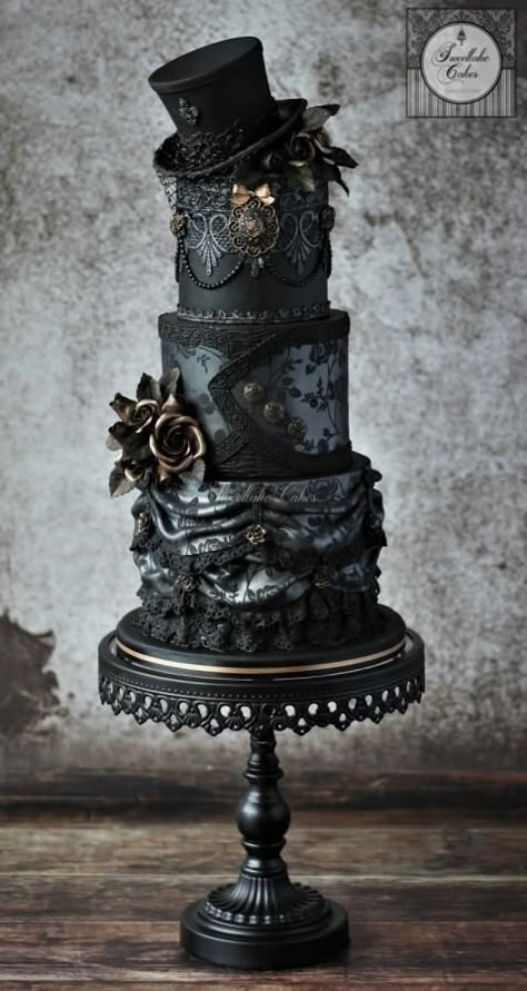 Black widow  by Tamara Goth Cake, Steampunk Cake, Goth Cakes, Gothic Cakes, Impressive Cakes, Gothic Wedding Cake, Gothic Cake, Vintage Pasta, Black Wedding Cake