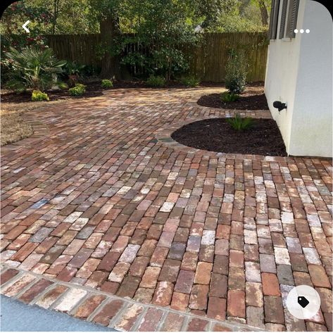 Cheap Garden Flooring Ideas, Vintage Brick Patio, Small Brick Patio Ideas Backyards, Brick Patio Ideas On A Budget, Brick Backyard Ideas, Paved Entryway, Patio Floor Ideas On A Budget, Brick Patio Ideas Backyards, Patio Flooring Ideas