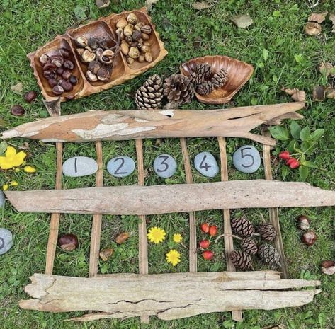 Outdoor Games For Preschoolers, Outdoor Kindergarten, Forest Schools, Forest Kindergarten, Outdoor Learning Activities, Forest School Activities, Education Preschool, Nature Education, Kindergarten Art Projects