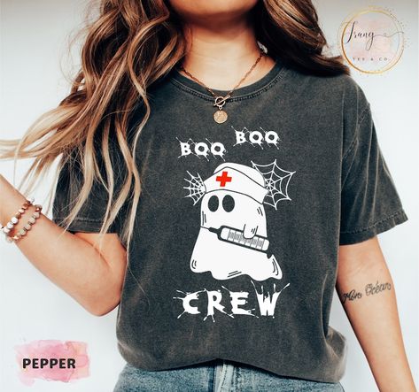 Boo Boo Crew Shirts, Unicorn Vintage, Nurse Halloween Shirt, Nurse Outfit, Nurse Crewneck, Boo Boo Crew, Cricket Projects, Oversize Tshirt, Nurse Halloween