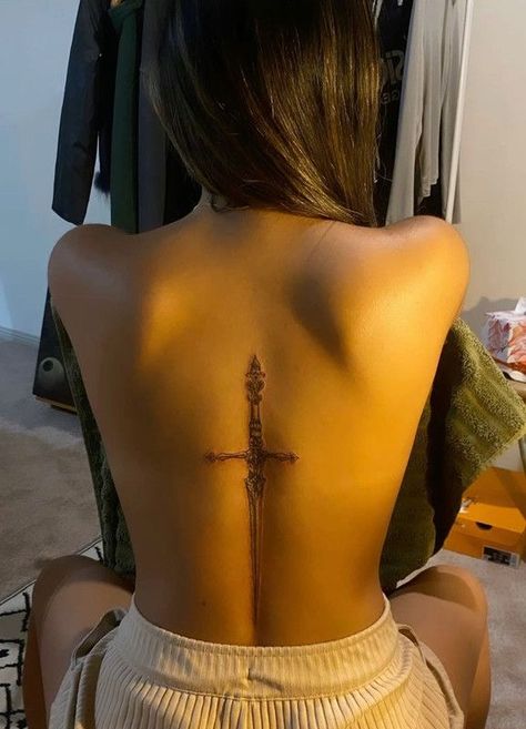 Whimsical Spine Tattoo, Knee Tatoos Woman, Long Back Tattoo, Dagger Spine Tattoo, V Line Tattoos Women, Mid Back Tattoo, Tattoo Sleeves For Women, Year Tattoo, Tato Minimal