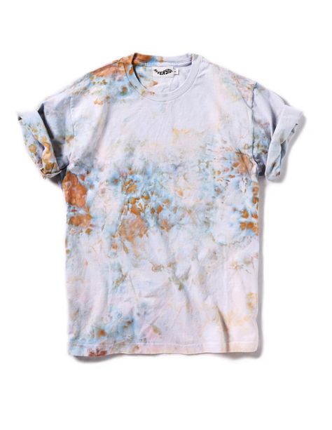 e6d8545daa42d5ced125a4bf747b3688desc43103213ri Tie Dye Techniques Shirts, Dye Techniques, Tie Dye Techniques, Bleach Tie Dye, Tie Dye Diy, Ice Dye, Tie Dye Shirts, Ice Dyeing, Dye Shirt