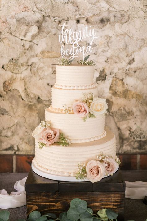 Pearls and roses on white wedding cake Cake With Pearls And Flowers, Christian Wedding Cake, White Cake With Pearls, Classic Wedding Cakes, Pink And White Cake, Pearls And Flowers, Christian Wedding Ceremony, Classic Wedding Cake, God's Promise