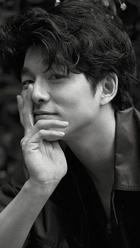 Gong Yoo Goblin Wallpaper, Goblin Wallpaper, Gong Yoo Smile, Goblin Gong Yoo, Goblin Korean Drama, Three Children, Gong Yoo, Real Money, Kdrama Actors