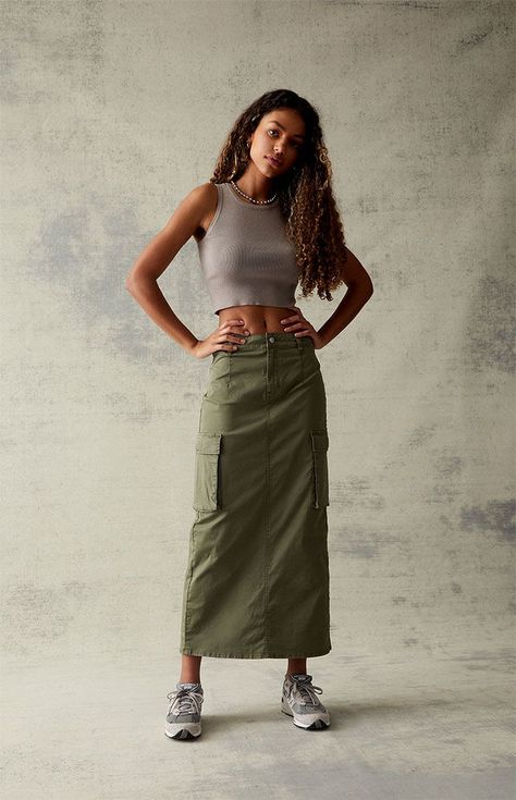 Olive Green Cargo Skirt Outfit, Utility Skirt Outfit, Green Cargo Skirt Outfits, Unpolished Casual, Midi Cargo Skirt, Green Skirt Outfits, Utility Fashion, Cargo Skirt Outfit, Skirts With Sneakers