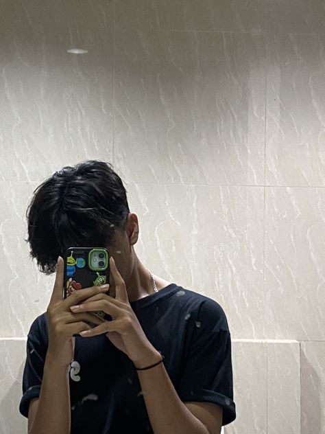 Boys Mirror Picture, Mirror Selfie Aesthetic Men, Boys Asthetic Picture, Boy Fake Photo, Boy Mirror Pic, Fake Boy Photo, Boys Mirror Selfie, Boy Mirror Selfie, Mirror Selfie Men