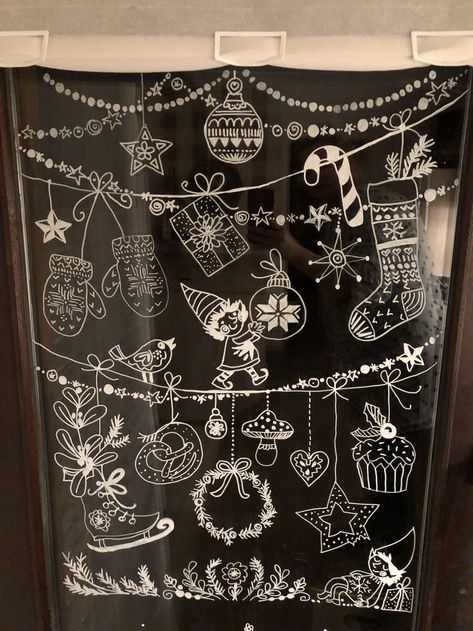 Chalk Window Art Christmas, Christmas Chalk Window, Xmas Window Painting, Winter Chalkboard Ideas, Christmas Window Painting Ideas, Window Painting Ideas, Christmas Cave, New Home Decor Ideas, Chic Home Decor Ideas