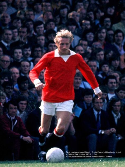 Denis Law, Man Utd Crest, Manchester United Legends, Manchester United Football Club, Manchester United Football, International Football, Man Utd, Football Wallpaper, Man United