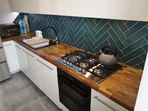 Kitchen Splashback Ideas Wooden Worktop, Tiles With Wooden Worktop, Dark Wood Worktop, Wooden Top Kitchen, Wooden Benchtop, Walnut Worktop, Ivory Kitchen, Kitchen Slab, Wood Worktop