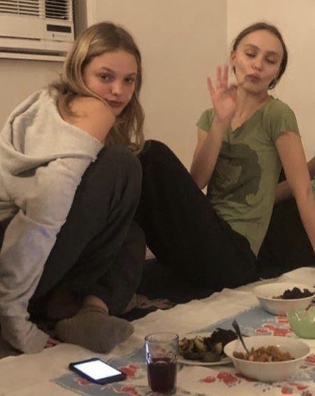 Alana And Lily, Alana Bc, Lilly Rose Depp, Lily Depp, Alana Champion, Lily Rose Depp, Lily Rose, Fav Celebs, It Girls