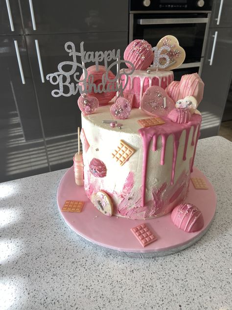 16ty Birthday Cake, Sweet 16 Pink Theme Cake, Girls 16th Birthday Cake, 15th Birthday Cake Ideas Girl, Sweet Sixteen Cakes For Girls, 16th Birthday Cake Sweet Sixteen, Sweet 16 Party Cakes, Sweet Sixteen Cake Ideas, Sweet Sixteen Birthday Cakes