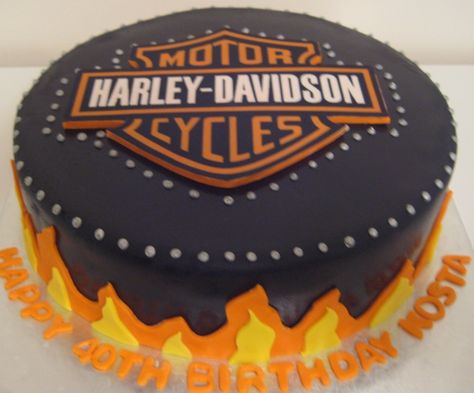 OOOOOh I gottaa make this one. Motorcycle Birthday Cakes, Motorbike Cake, Fire Cake, Harley Davidson Cake, Harley Davidson Birthday, Motorcycle Cake, 60th Birthday Cakes, Cupcakes Decorados, Couture Cakes